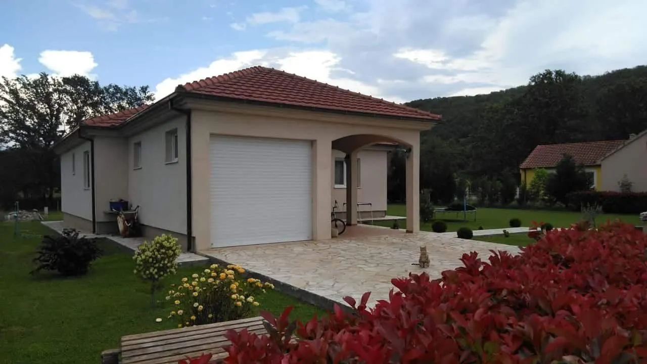 Prodaja, kuća, 150m², Pričelje, Podgorica