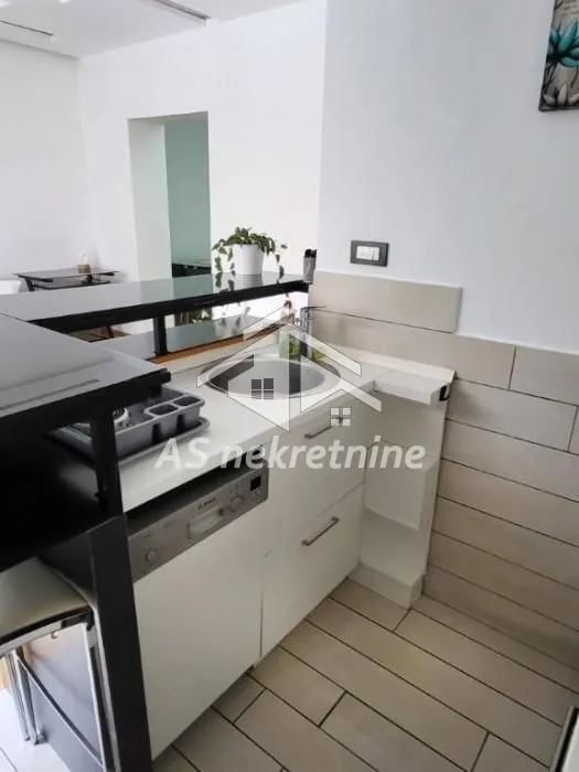 Izdavanje, dvosoban stan, 45m², Stari Grad, Beograd
