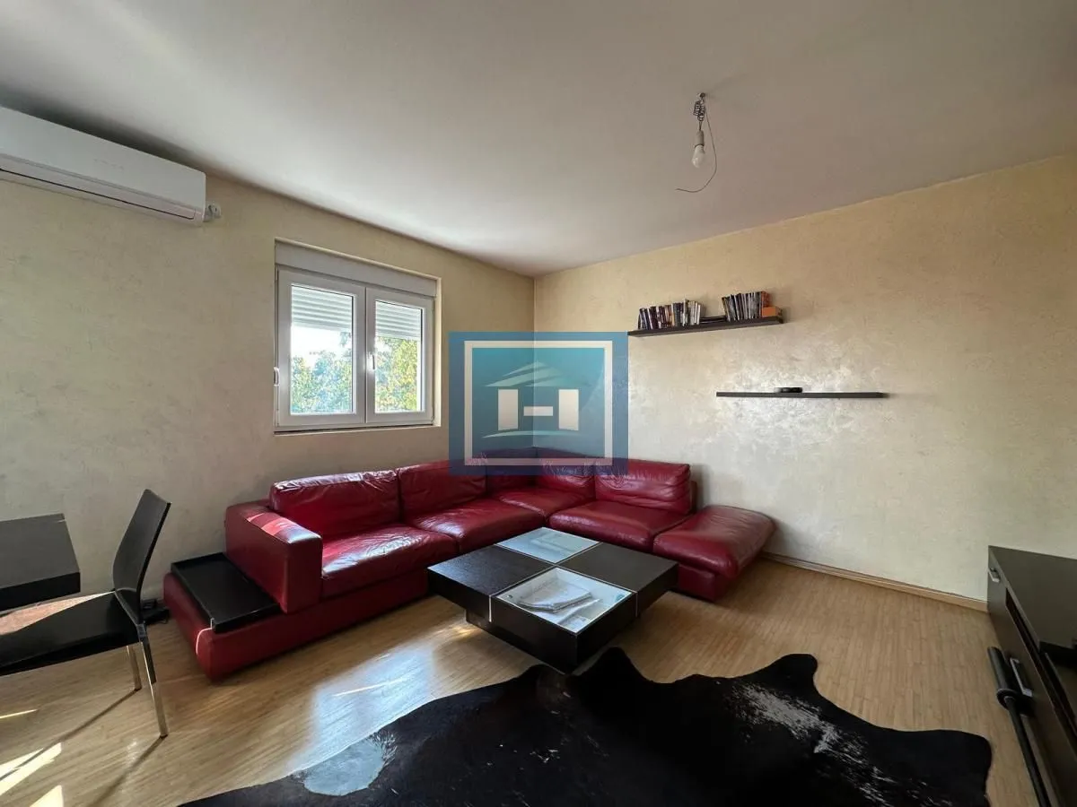 Prodaja, dvosoban stan, 48m², Centar, Paraćin