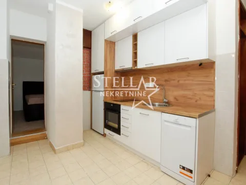 Izdavanje, jednosoban stan, 40m², Blok 6, Podgorica - image 6