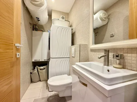 Prodaja, dvosoban stan, 64m², City Kvart, Podgorica - image 13
