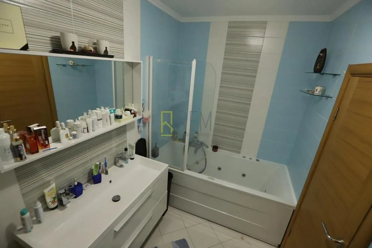 Prodaja, četvorosoban stan, 136m², Centar, Podgorica
