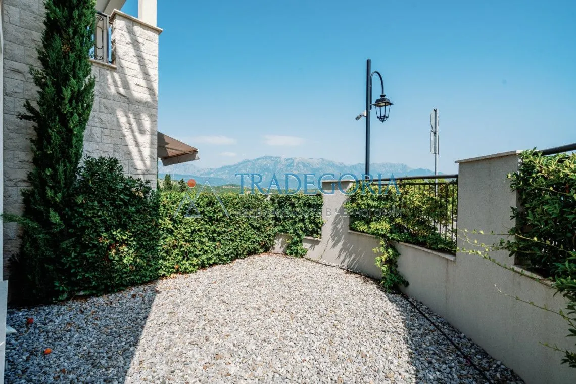 Prodaja, dvosoban stan, 85m², Radovići, Tivat