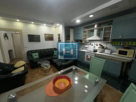 Prodaja, trosoban stan, 70m2, Strelište, Jagodina