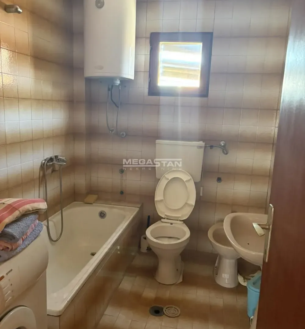 Prodaja, kuća, 414m², Mali Mokri Lug, Zvezdara Sve Podlokacije