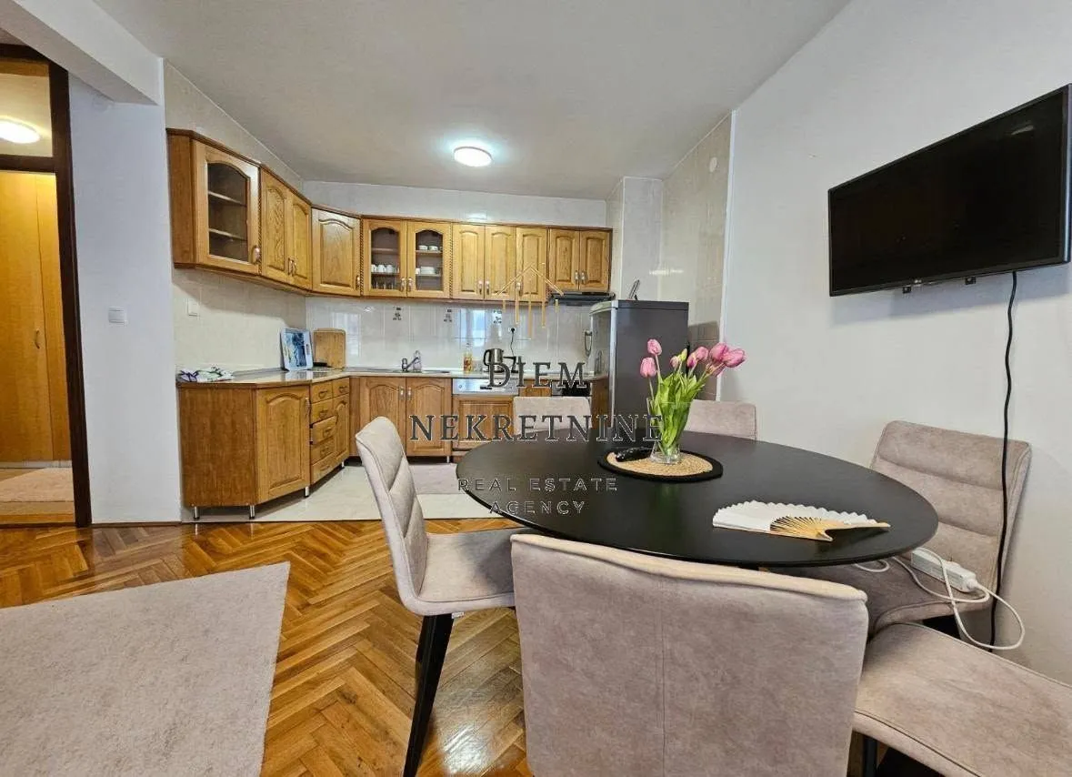 Rent, two bedroom apartment, 70m², Centar, Bar