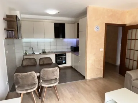 Izdavanje, dvosoban stan, 75m², City Kvart, Podgorica - image 3