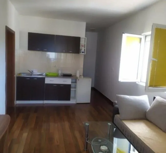 Prodaja, kuća, 460m², Utjeha, Bar