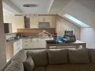 Prodaja, kuća, 250m², Petlovo Brdo, Beograd - image 4