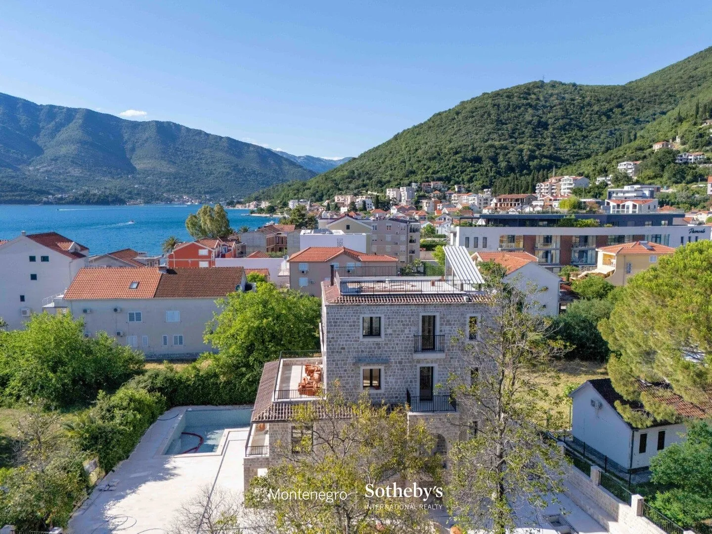 Prodaja, kuća, 410m², Donja Lastva, Tivat