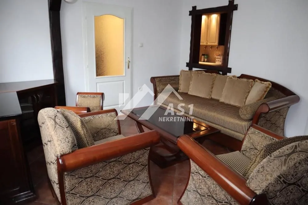 Izdavanje, dvosoban stan, 52m², Bulevar Oslobodjenja, Novi Sad Sve Podlokacije