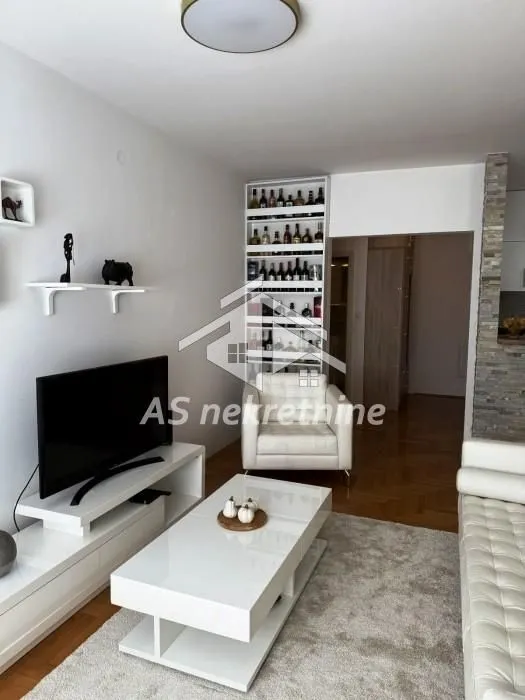 Izdavanje, trosoban stan, 53m², Voždovac Sve Podlokacije, Beograd