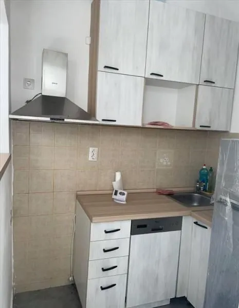 Izdavanje, trosoban stan, 70m², Palata Pravde, Beograd