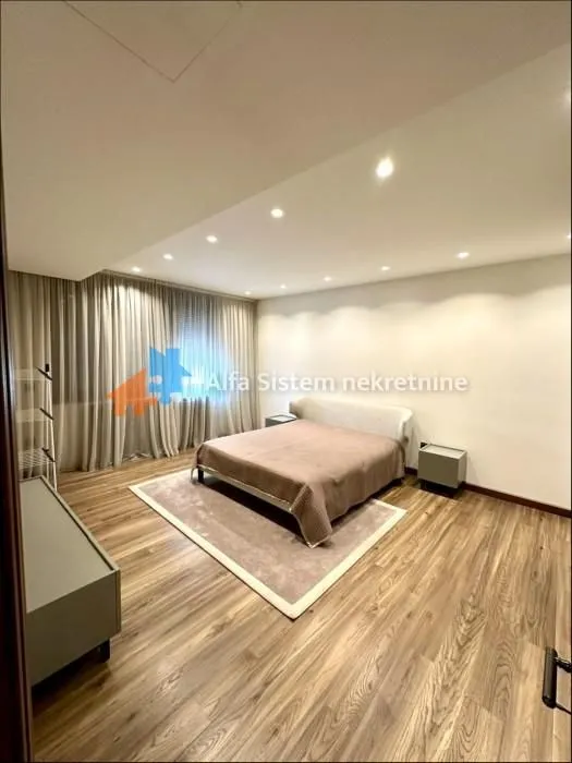 Rent, apartment, 350m², Južni Bulevar, Vračar Sve Podlokacije