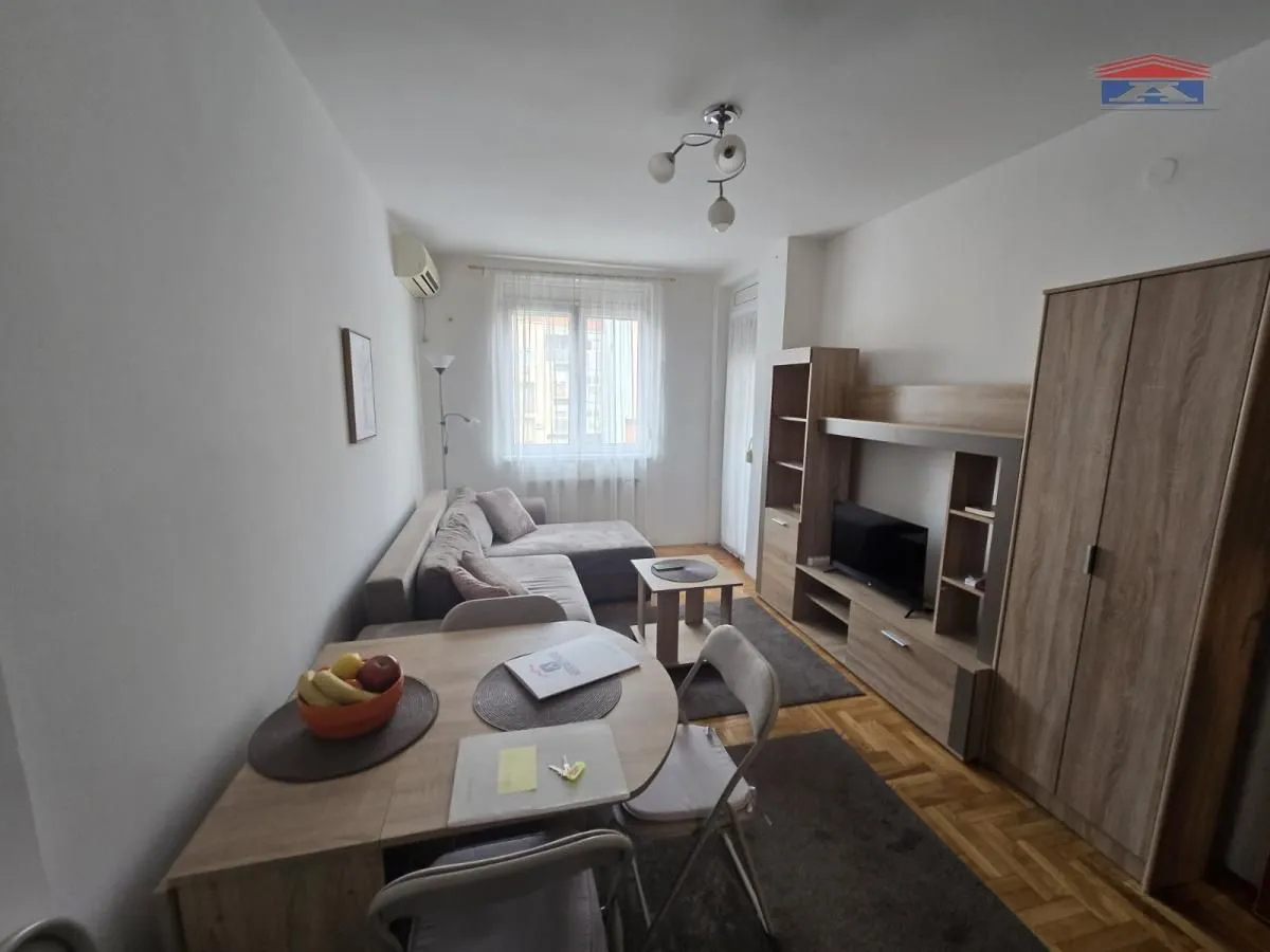 Izdavanje, jednosoban stan, 34m², Železnička Stanica, Novi Sad Sve Podlokacije
