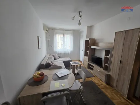 Izdavanje, jednosoban stan, 34m², Železnička Stanica, Novi Sad Sve Podlokacije - image 1
