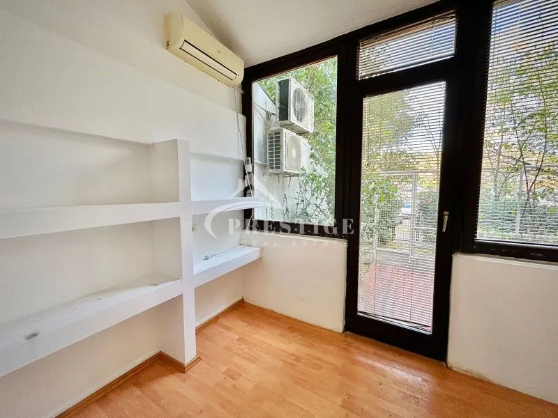 Izdavanje, dvosoban stan, 78m², Momišići, Podgorica