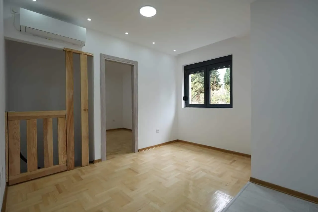Rent, office space, 95m², Pod Goricom, Podgorica