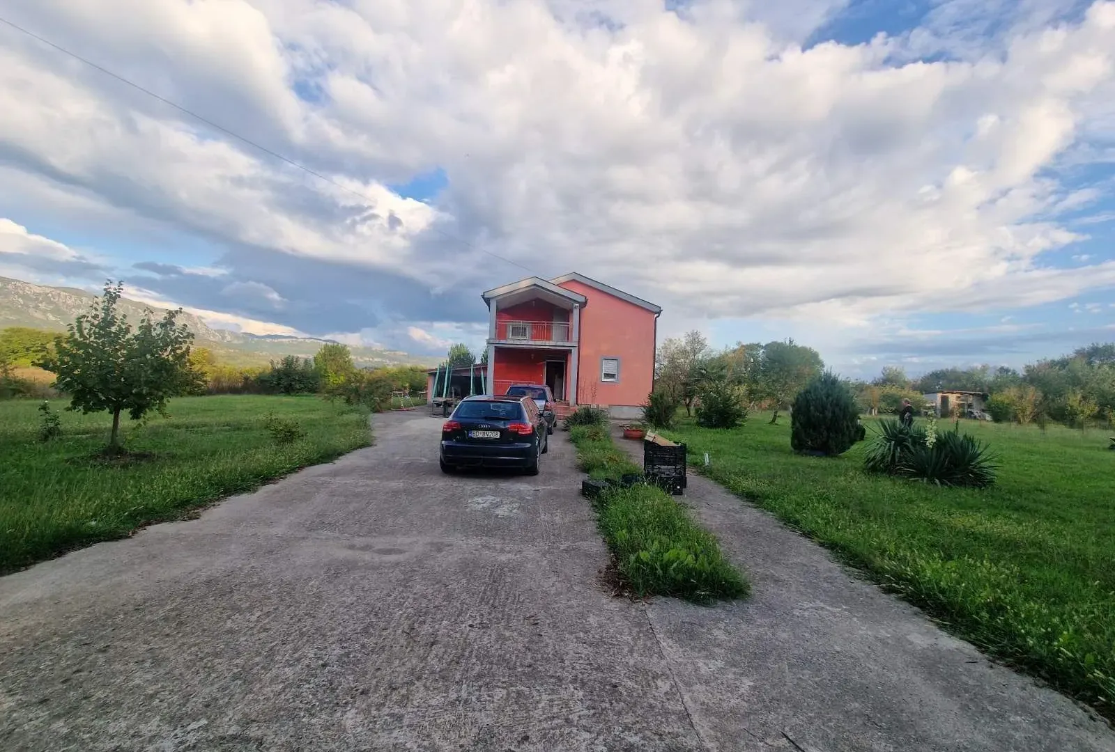 Prodaja, kuća, 240m², Danilovgrad, Crna Gora