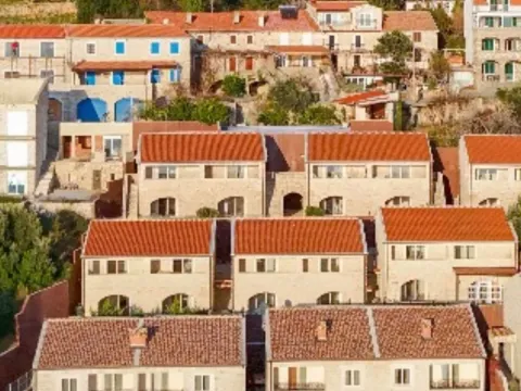 Rent, house, 150m², Reževići, Budva - image 1