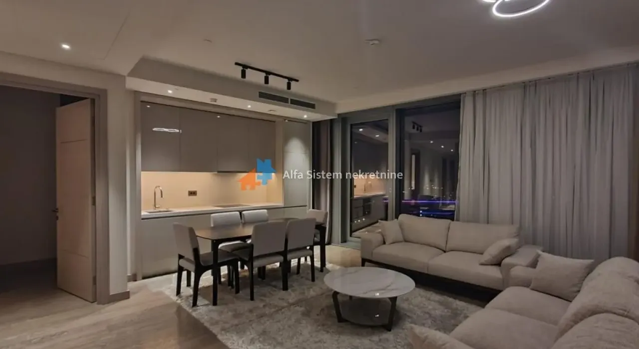 Izdavanje, trosoban stan, 90m², Savski Venac, Beograd