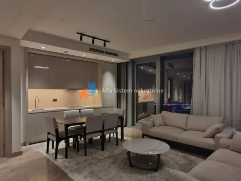 Izdavanje, trosoban stan, 90m², Savski Venac, Beograd