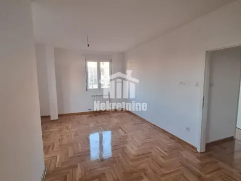 Prodaja, dvosoban stan, 58m², Zemun Cara Dušana, Zemun Sve Podlokacije - image 2