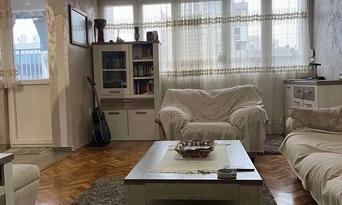 Rent, three bedroom apartment, 100m², Pejton, Podgorica