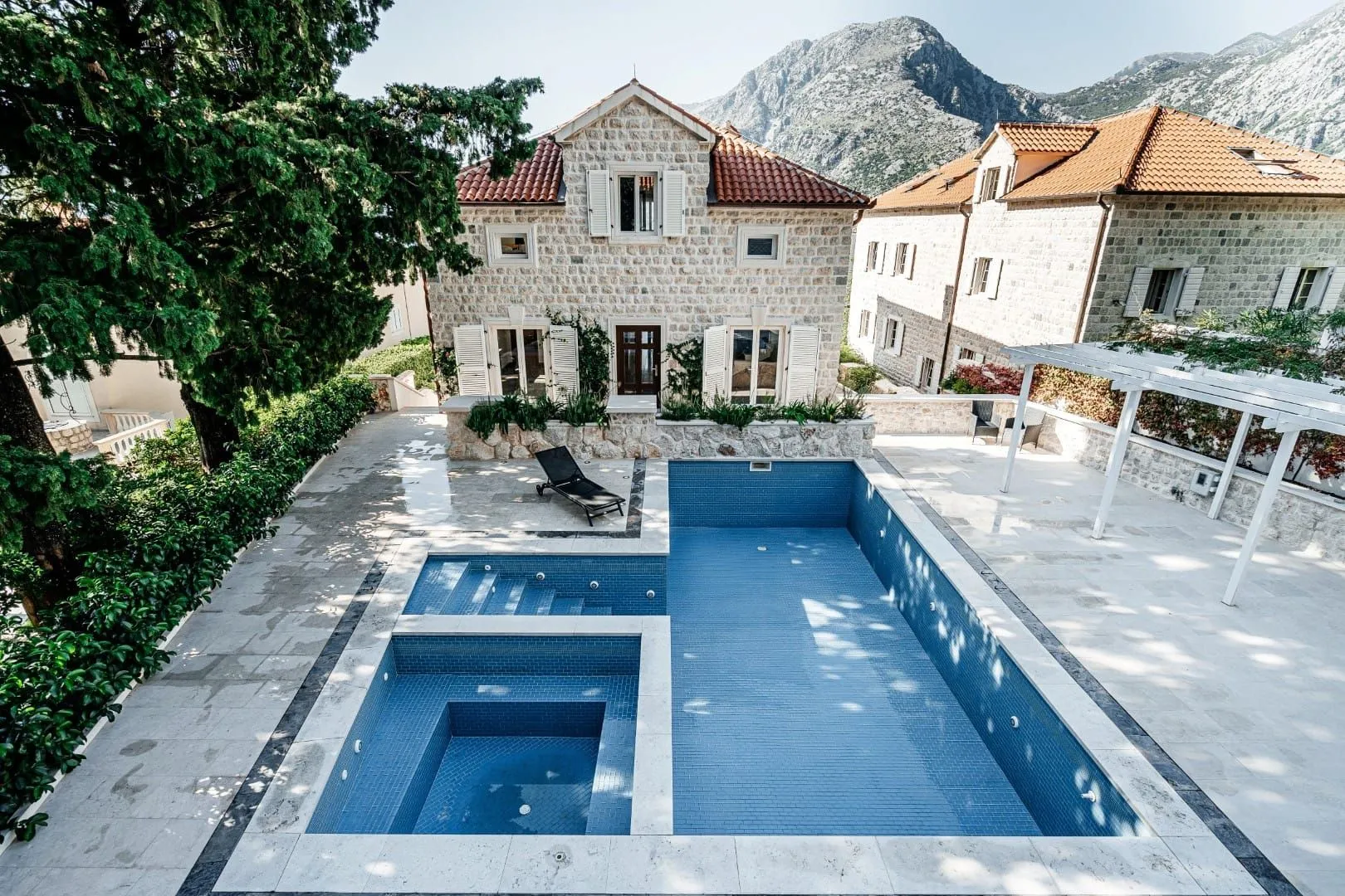 Rent, house, 491m², Ljuta, Kotor