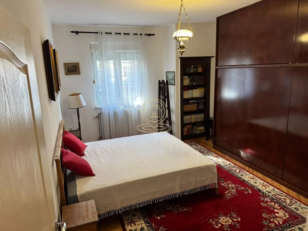 Izdavanje, trosoban stan, 75m², Savski Venac, Beograd