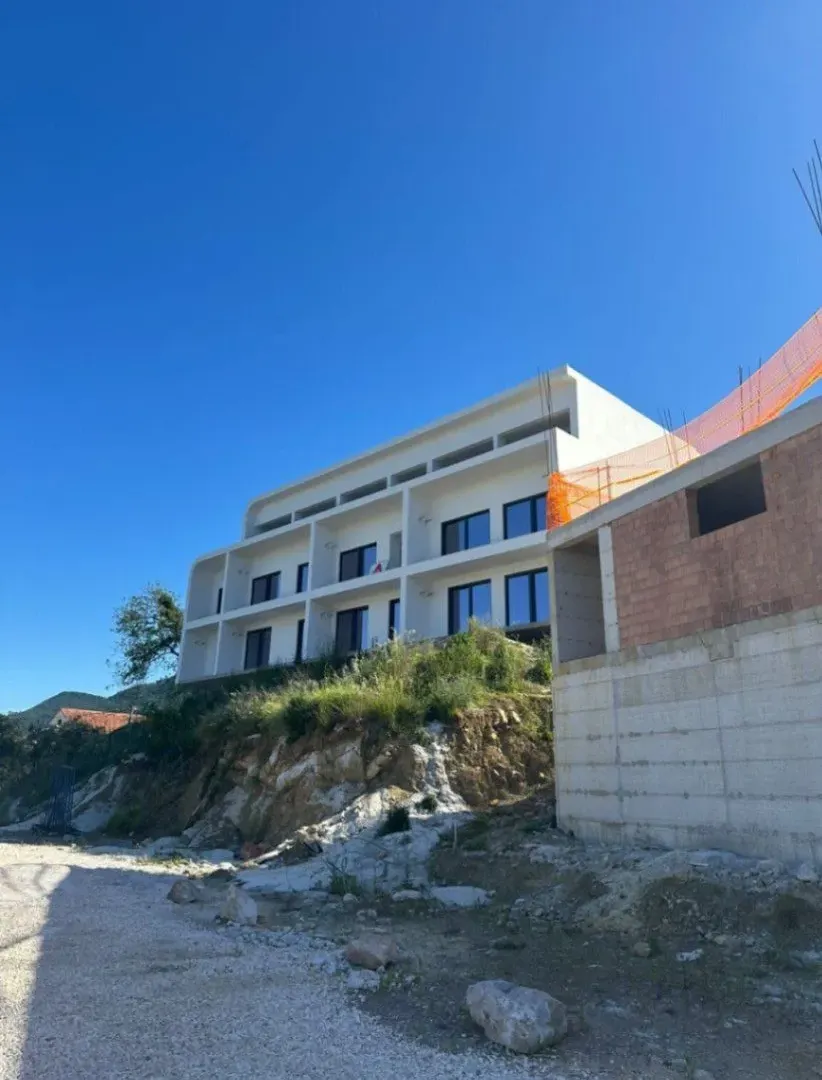 Prodaja, dvosoban stan, 94m², Mrčevac, Tivat