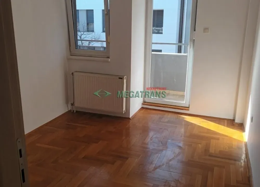 Izdavanje, četvorosoban stan, 100m², Novi Sad Sve Podlokacije, Novi Sad