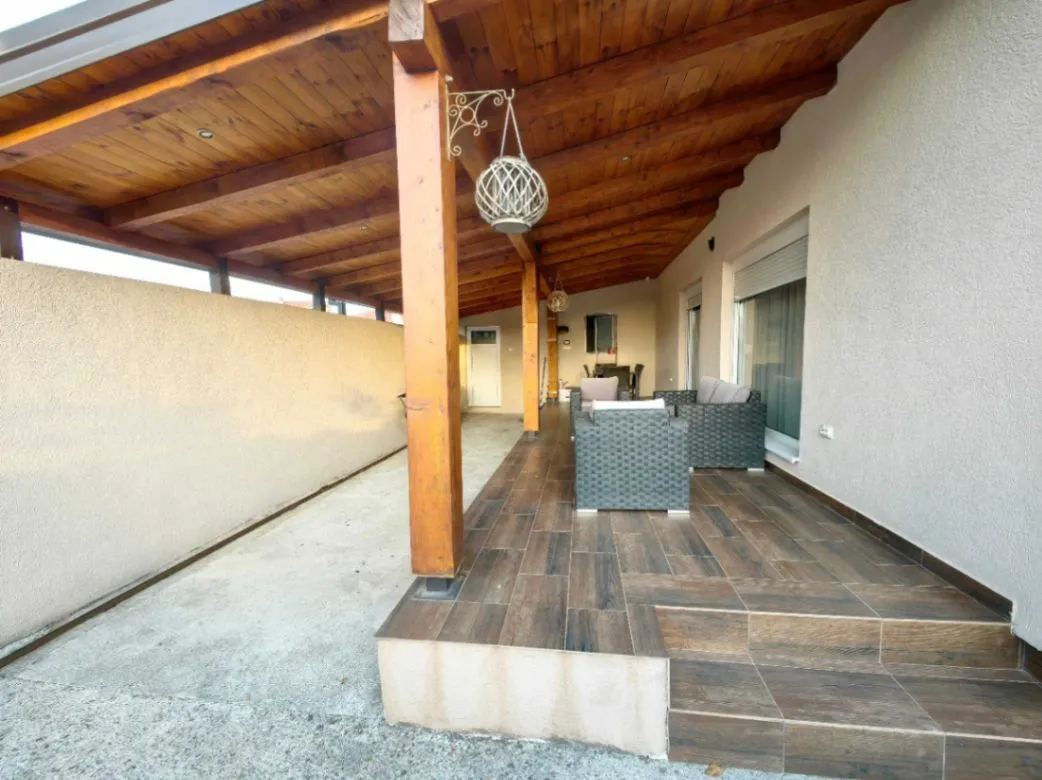 Rent, four bedroom apartment, 130m², Donja Gorica, Podgorica