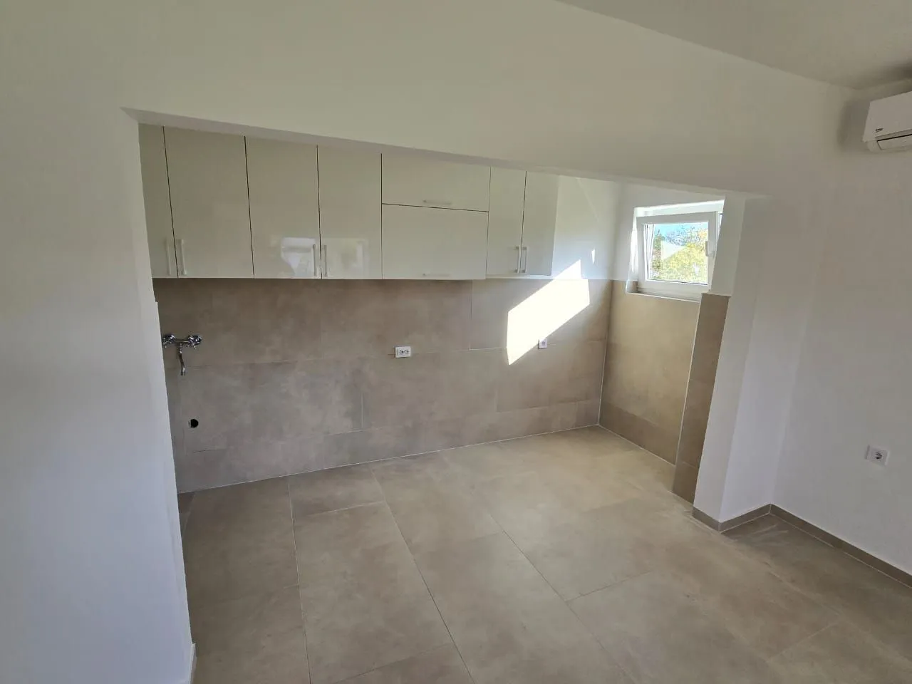 Rent, office space, 75m², Gornja Gorica, Podgorica