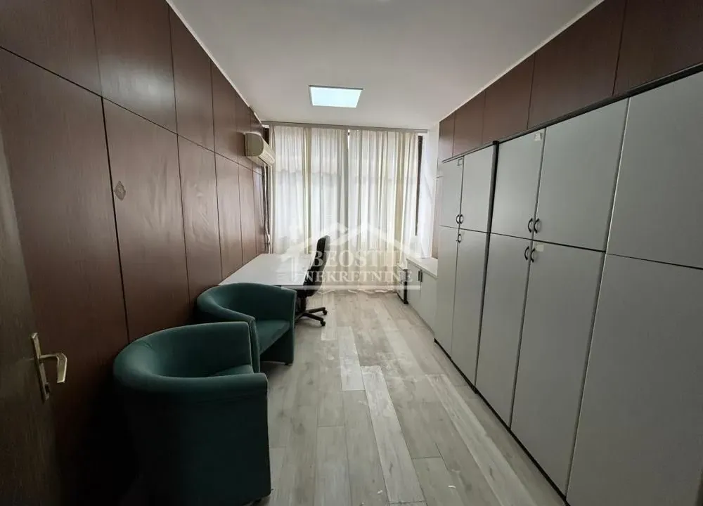 Izdavanje, poslovni prostor, 260m², Kluz, Zvezdara Sve Podlokacije