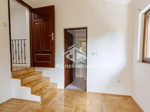 Izdavanje, stan, 210m², Savski Venac, Beograd - image 22