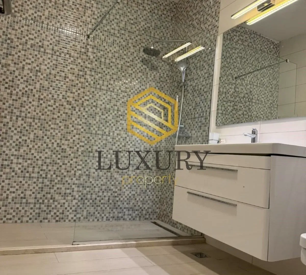 Izdavanje, jednosoban stan, 90m², Preko Morače, Podgorica
