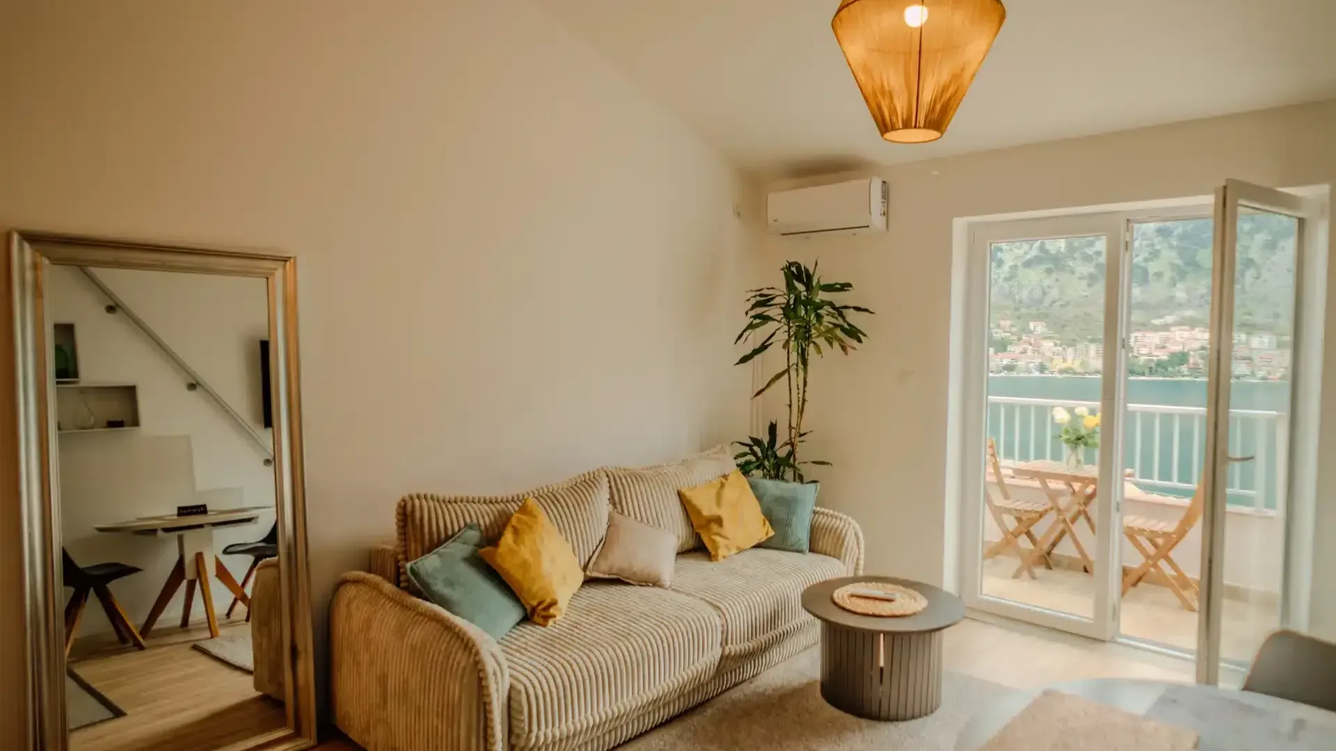 Prodaja, dvosoban stan, 50m², Muo, Kotor