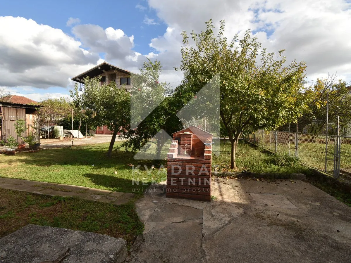Prodaja, kuća, 200m², Tološi, Podgorica