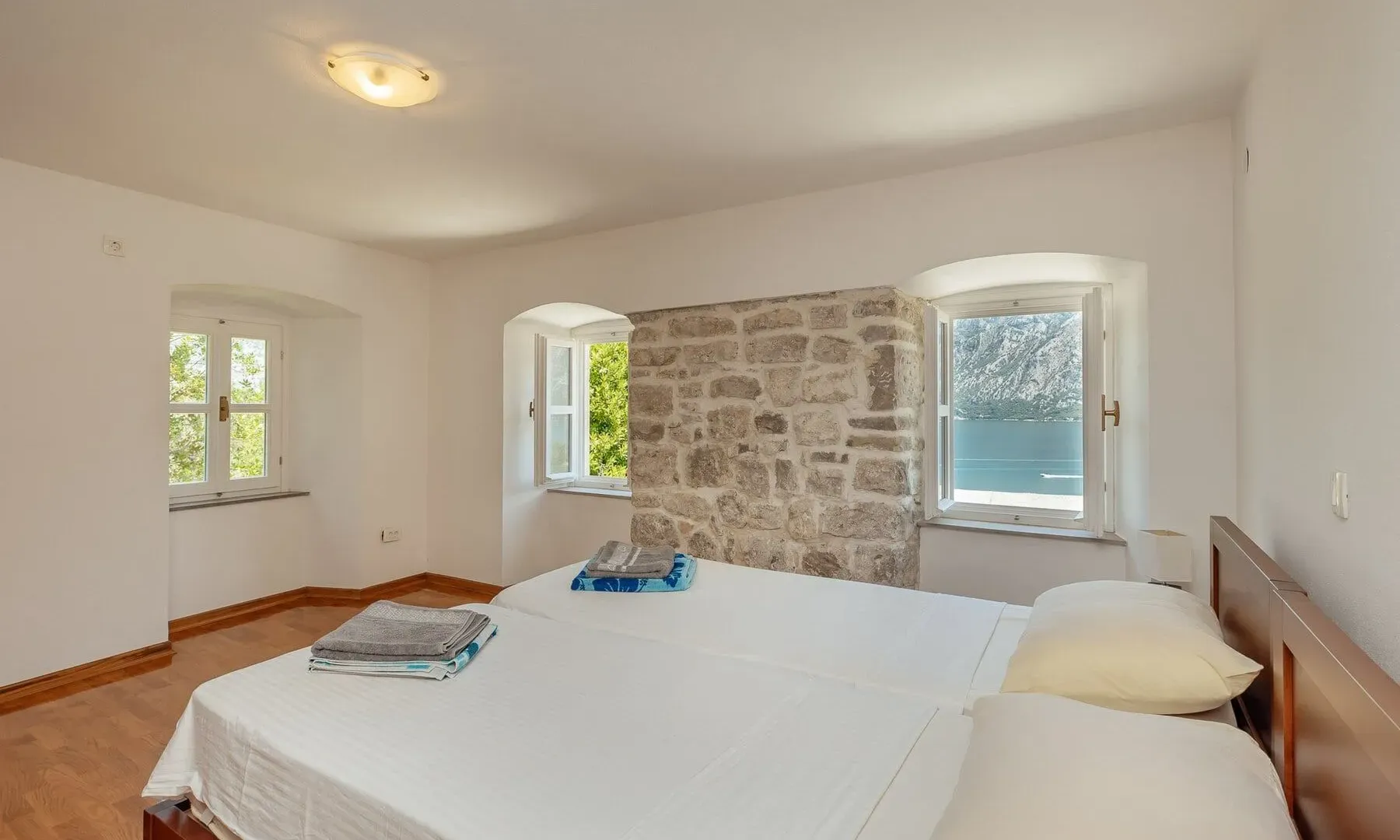 Sale, house, 800m², Prčanj, Kotor
