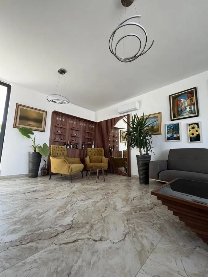 Prodaja, stan, 145m², Sremska Kamenica, Petrovaradin