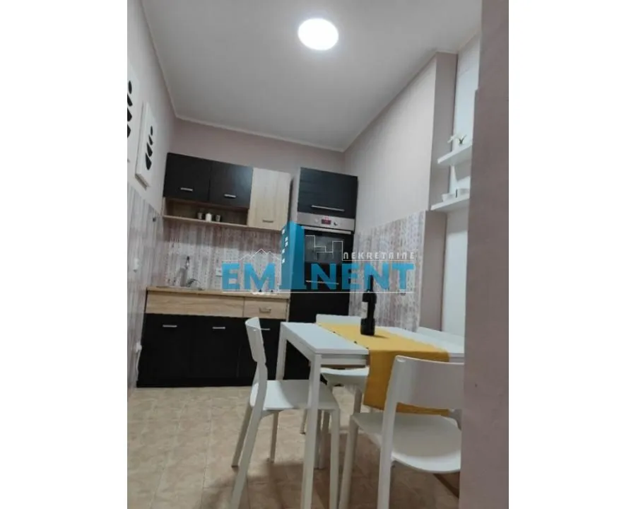 Izdavanje, dvosoban stan, 59m², Savski Venac, Beograd