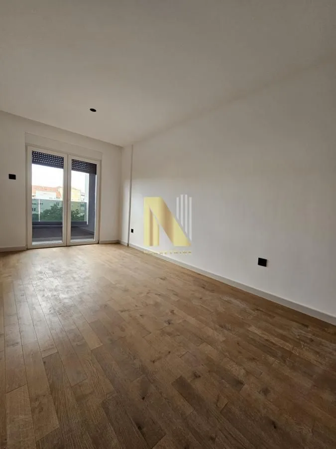 Prodaja, stan, 221m², Bulevar patrijarha Pavla, Novi Sad Sve Podlokacije