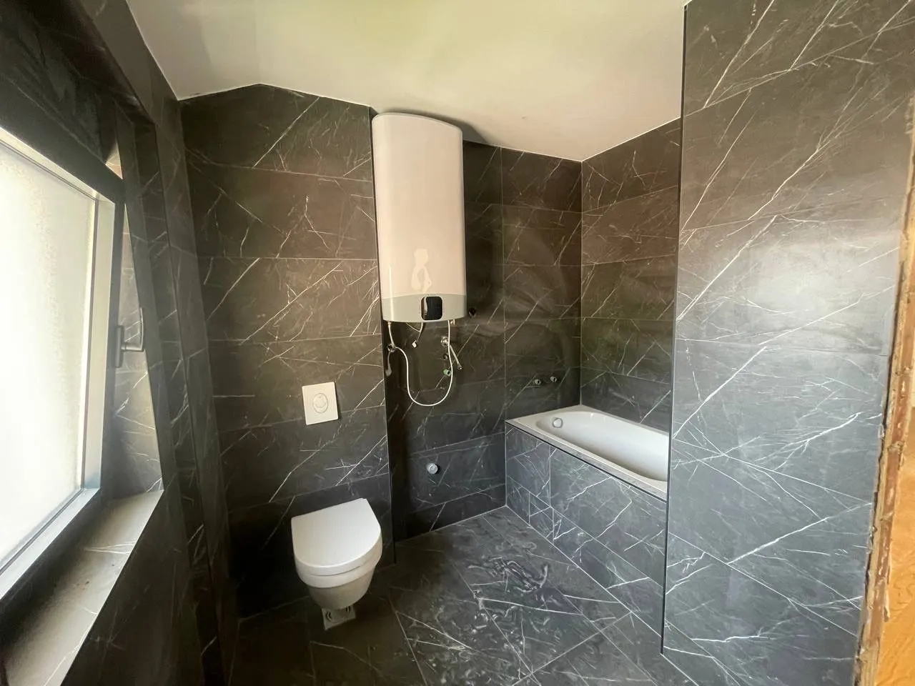 Prodaja, trosoban stan, 155m², Centar, Budva