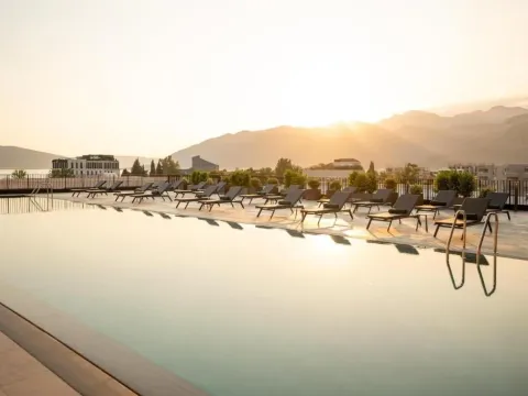 Prodaja, jednosoban stan, 63m², Centar, Tivat - image 3