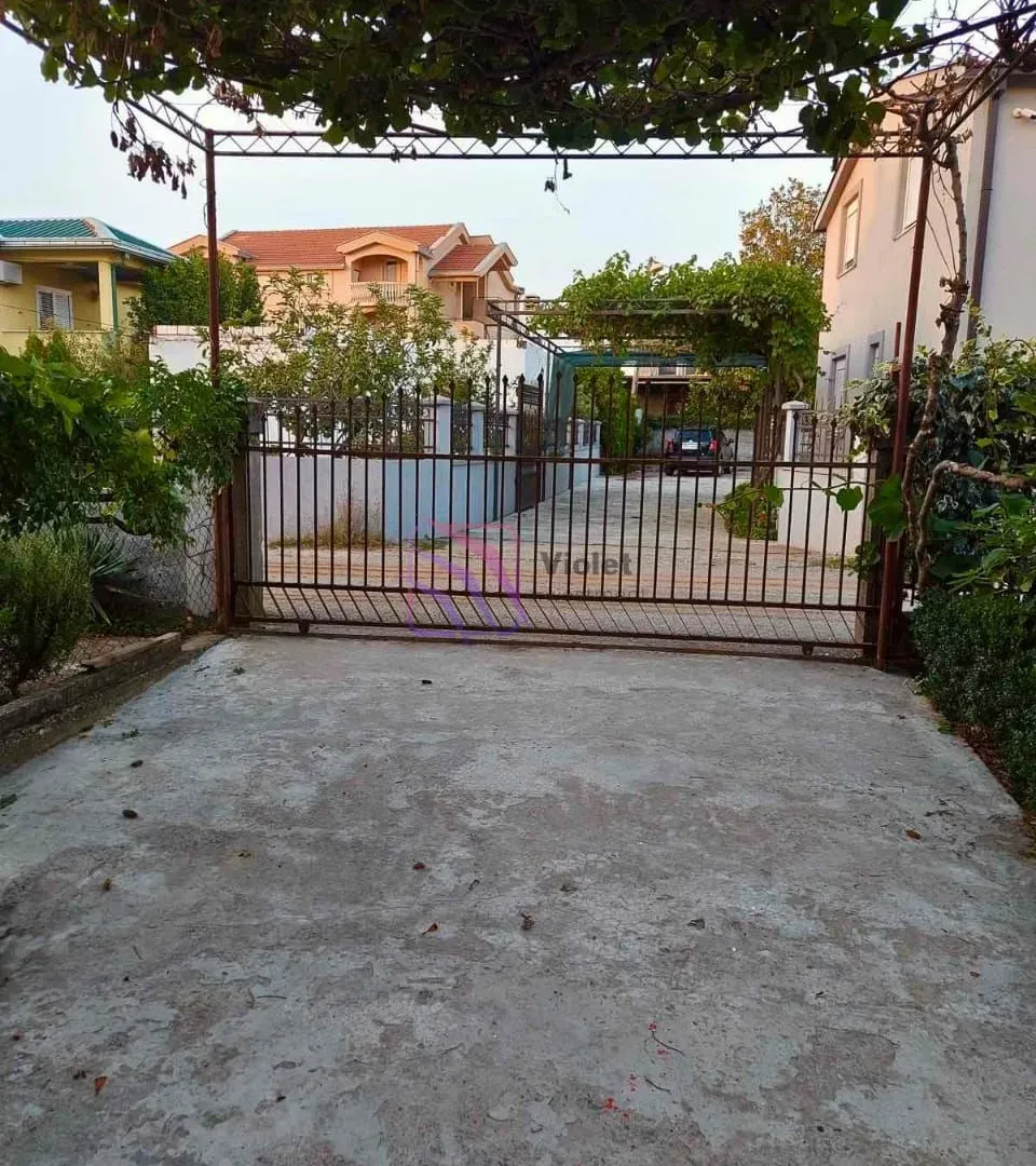 Rent, three bedroom apartment, 130m², Zabjelo, Podgorica
