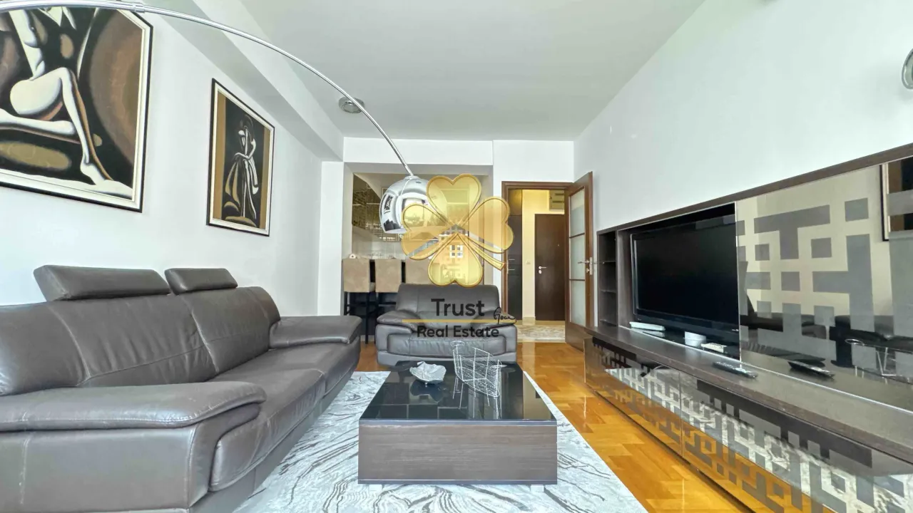 Izdavanje, jednosoban stan, 55m², City Kvart, Podgorica