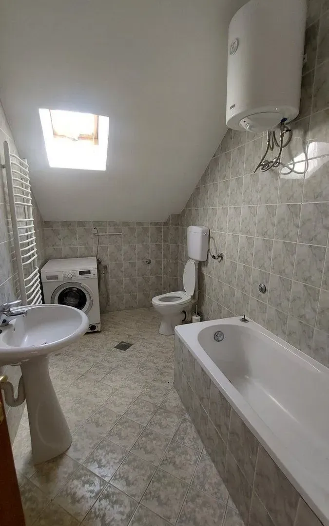 Izdavanje, trosoban stan, 118m², Brace Jerković, Voždovac Sve Podlokacije