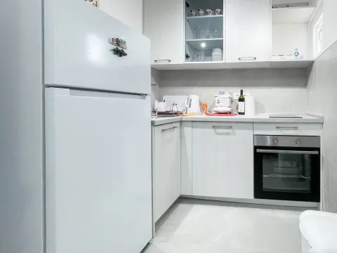 Rent, one bedroom apartment, 45m², Bečići, Budva - image 3
