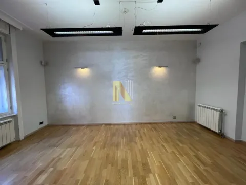 Izdavanje, poslovni prostor, 360m², Centar, Novi Sad - image 13